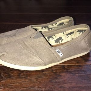 Grey Women’s Toms Size 6